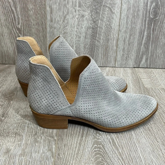Lucky Brand Birtie Ankle Boots Perforated Suede Leather Gray Booties 6.5M - Picture 1 of 15
